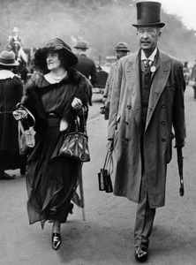 Lord et Lady Carnarvon en vêtements d'époque