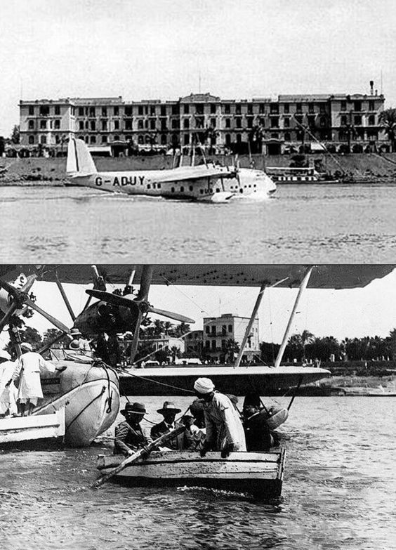 Photographie historique d'un hydravion atterrissant sur le Nil près du Winter Palace Hotel à Louxor pour acheminer des personnalités internationales, vers 1930