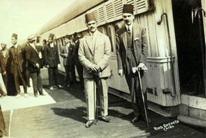 Gare de Louxor en 1910, maillon essentiel du développement touristique de la Haute-Égypte par Thomas Cook