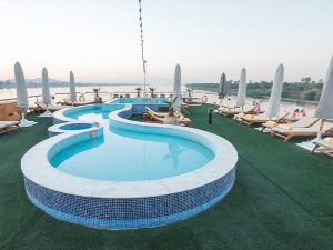 Croisières sur le Nil : comparatif entre gros bateaux de croisière et dahabeya