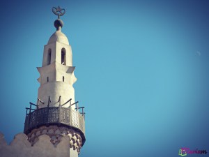 second minaret, construit vers 1850,  de la mosquée Abou Haggag surplombant le temple de Louxor 