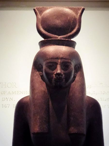 visiter le musée de Louxor : guide pratique - salle de la cachette : déesse Hathor