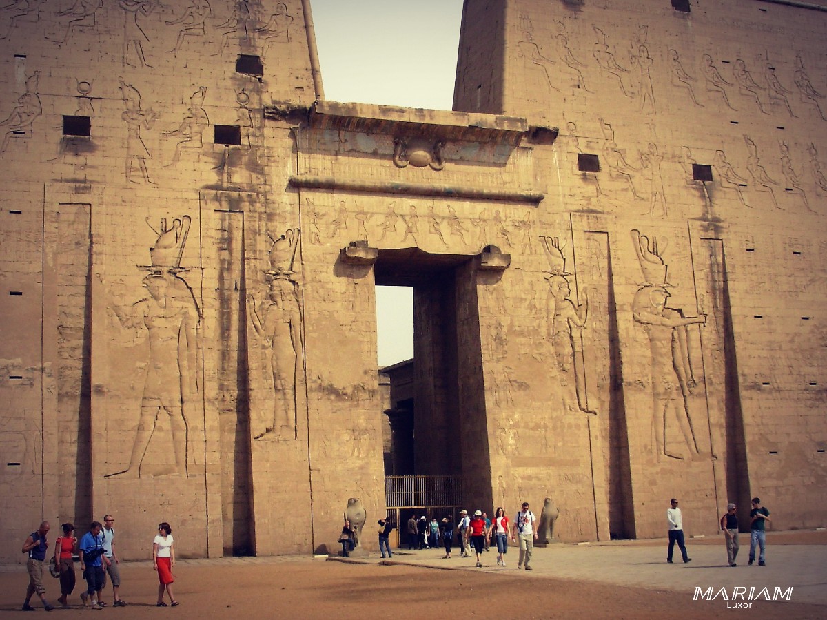 excursions 1 journée au départ de louxor : temple d'Edfou
