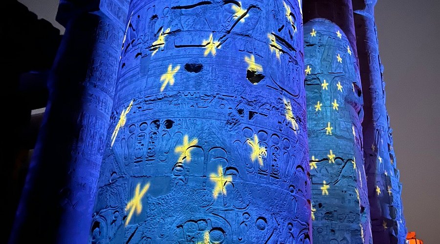 spectacle son et lumière au temple de Karnak à Louxor