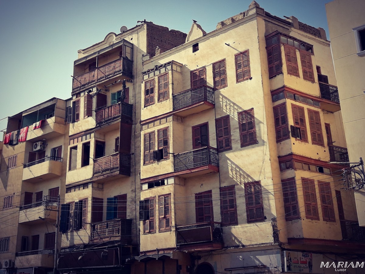 Découvrez la ville de Louxor à pied : balades et randonnées