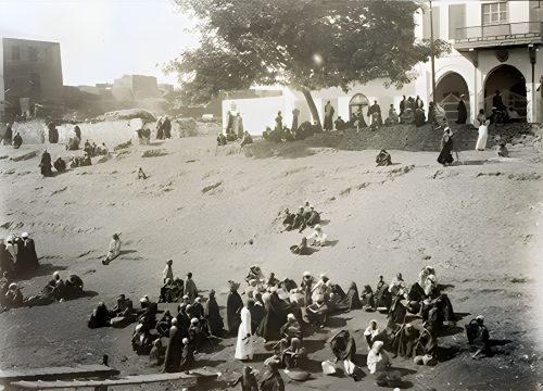 Arrivée des bateaux de croisière sur le Nil au XIXème siècle (Esna, Egypte) - phot d'époque
