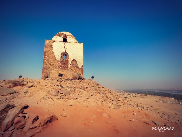 excursion - balade en bateau sur le Nil à Assouan : visite des tombes des nobles et qubbet et hawa