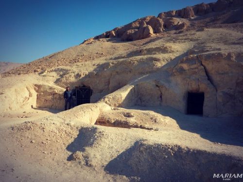 excursions hors de sentiers battus : tombes du Moalla - première période intermédaire