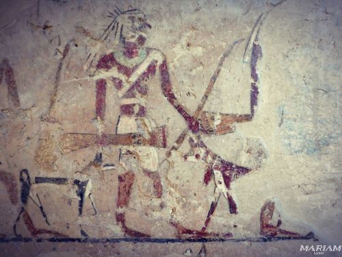 excursions hors de sentiers battus : nécropole du Moalla : akhtifi