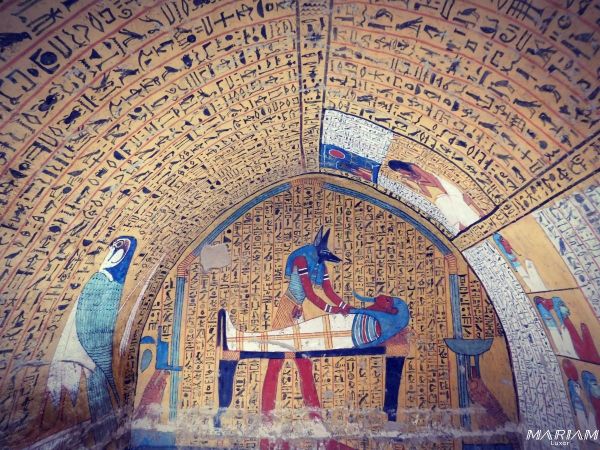 activités pour les enfants et familles à Louxor : tombes colorées des artisans