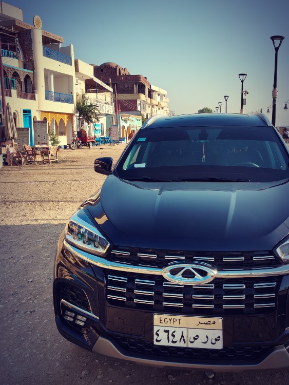 Véhicule berline de l'agence Alfriend Voyage à Louxor pouvant accueillir 2 à 3 passagers