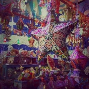 étal de décorations de Ramadan en Egypte