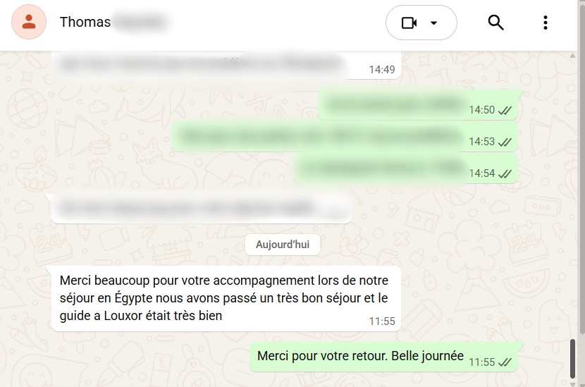 Remerciements d'un groupe de voyageurs ayant eu recours aux services de l'agence de voyage Alfriend Voyage à Louxor