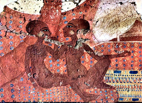 Fresque murale d'Amarna représentant deux jeunes filles d'Akhenaton, assises sur des coussins, conservée à l'Ashmolean Museum d'Oxford.