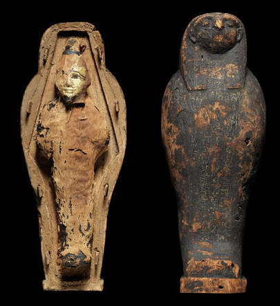 Figurine rituelle d'Osiris végétant, momiforme, composée de terre et de grains, placée dans un sarcophage en bois à tête de faucon – Égypte, époque ptolémaïque, collection privée.